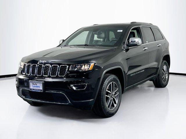Photo of 2022 Diamond Black Crystal Pearlcoat Jeep Grand Cherokee
