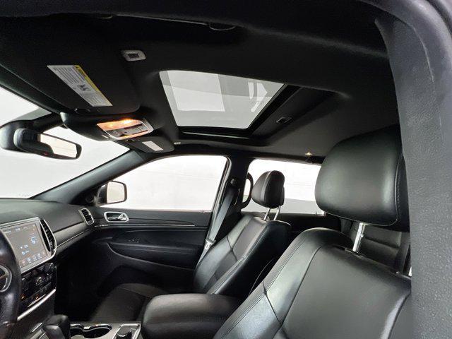 Photo of 2022 Bright White Clearcoat Jeep Grand Cherokee
