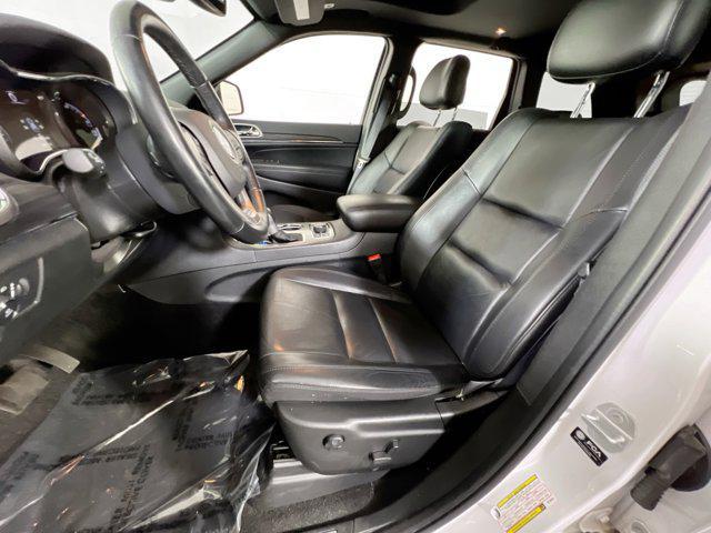 Photo of 2022 Bright White Clearcoat Jeep Grand Cherokee