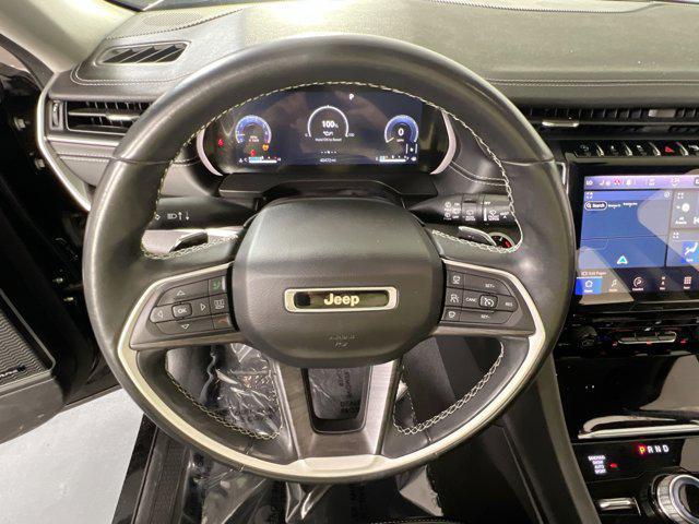 Photo of 2021 Diamond Black Crystal Pearlcoat Jeep Grand Cherokee L