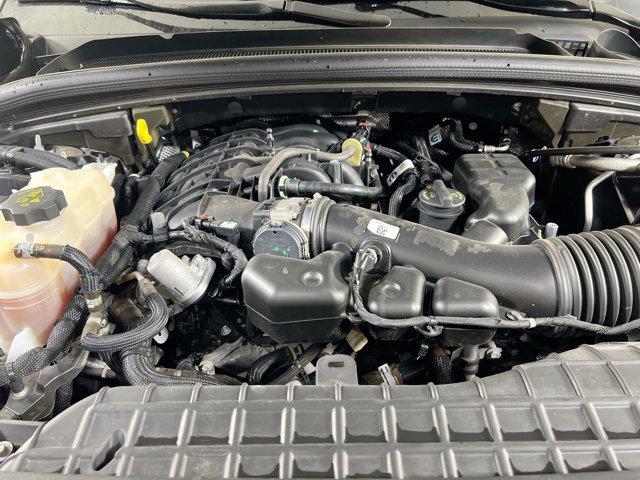 Photo of 2021 Diamond Black Crystal Pearlcoat Jeep Grand Cherokee L