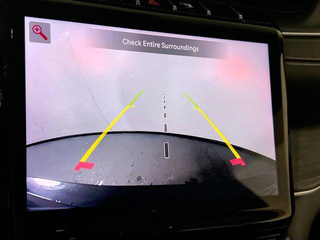 Photo of 2021 Diamond Black Crystal Pearlcoat Jeep Grand Cherokee L