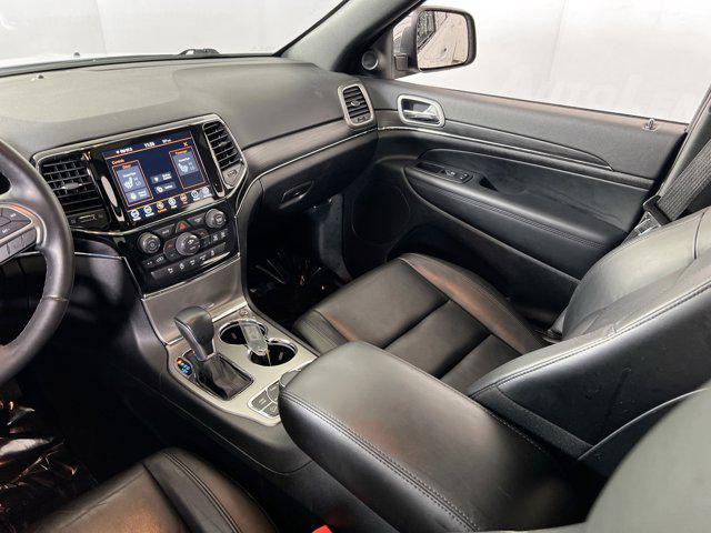 Photo of 2022 Bright White Clearcoat Jeep Grand Cherokee