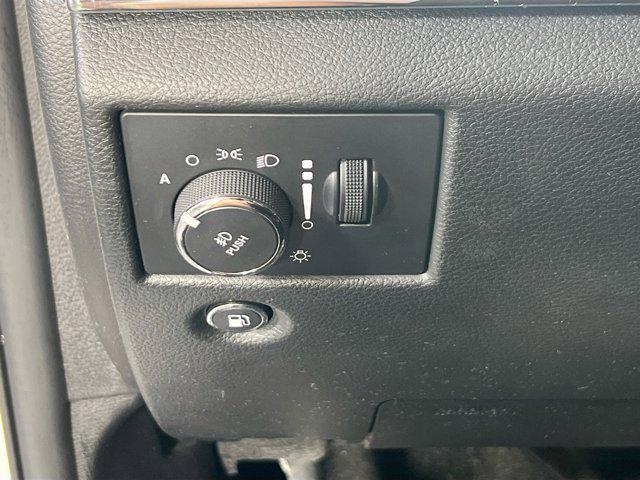 Photo of 2022 Bright White Clearcoat Jeep Grand Cherokee