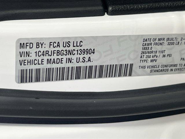 Photo of 2022 Bright White Clearcoat Jeep Grand Cherokee