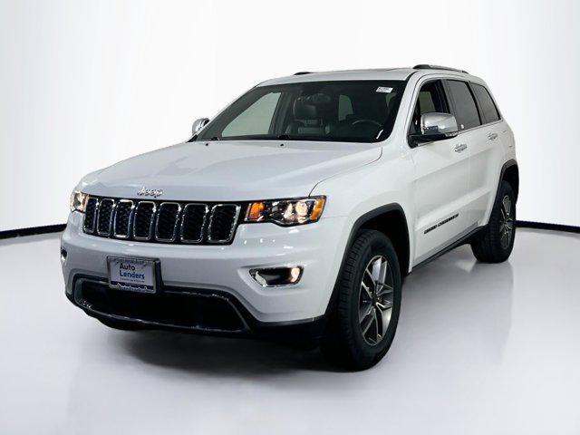 Photo of 2022 Bright White Clearcoat Jeep Grand Cherokee