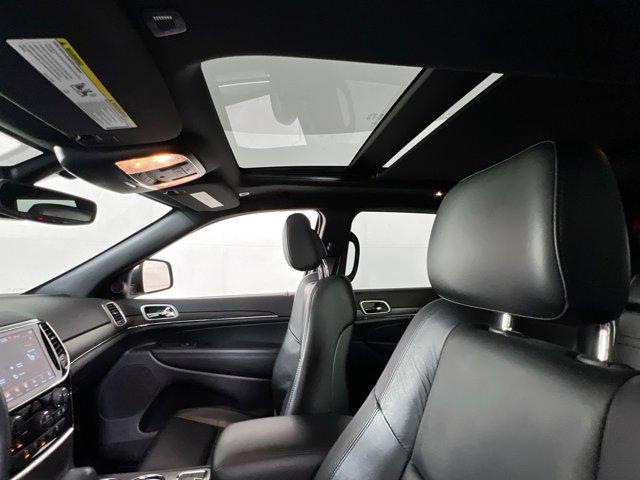 Photo of 2022 Bright White Clearcoat Jeep Grand Cherokee
