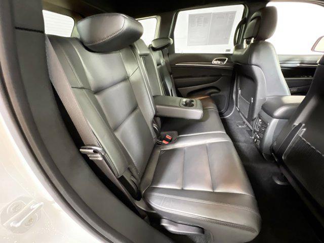 Photo of 2022 Bright White Clearcoat Jeep Grand Cherokee
