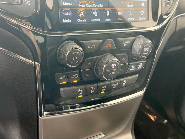 Photo of 2022 Bright White Clearcoat Jeep Grand Cherokee