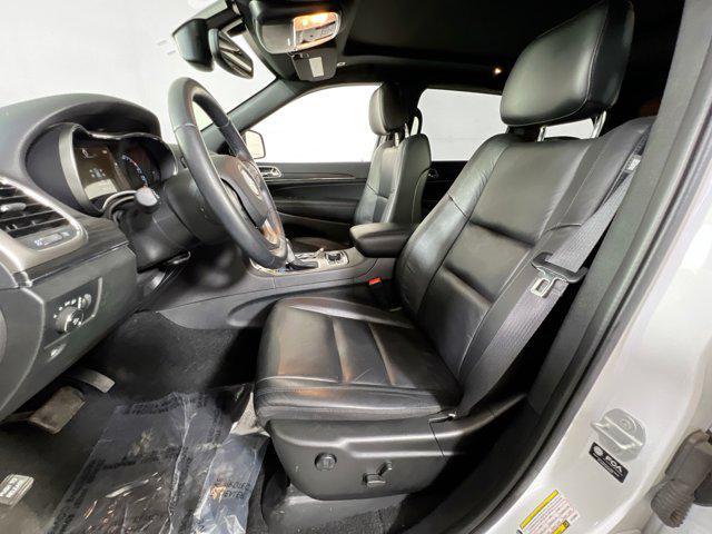 Photo of 2022 Bright White Clearcoat Jeep Grand Cherokee