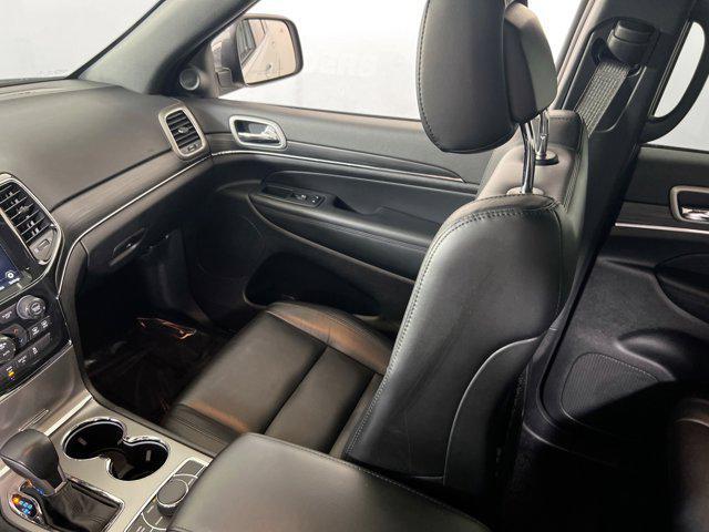 Photo of 2022 Bright White Clearcoat Jeep Grand Cherokee
