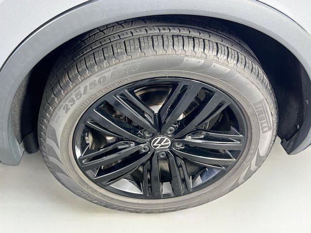 Photo of 2022 Silver Volkswagen Tiguan