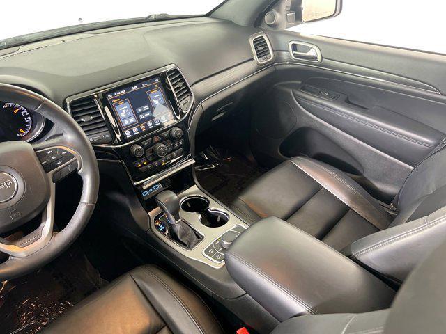 Photo of 2022 Bright White Clearcoat Jeep Grand Cherokee