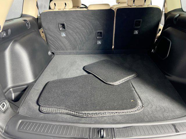 Photo of 2022 Bright White Clearcoat Jeep Grand Cherokee
