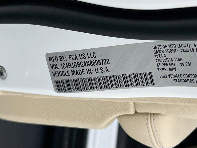 Photo of 2022 Bright White Clearcoat Jeep Grand Cherokee