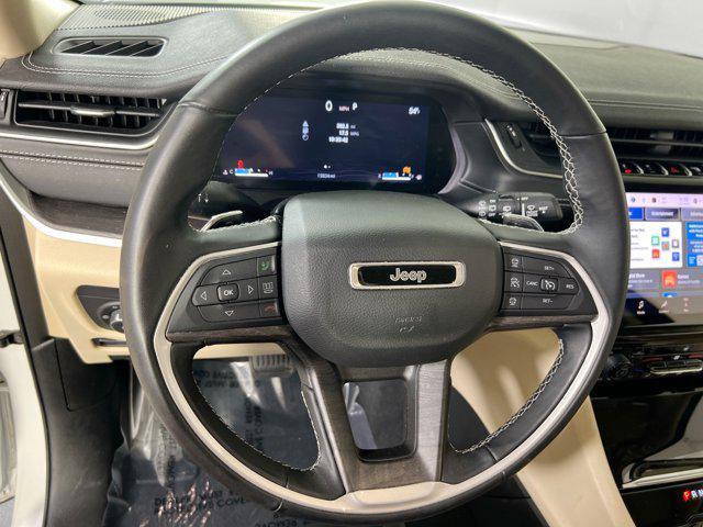 Photo of 2022 Bright White Clearcoat Jeep Grand Cherokee