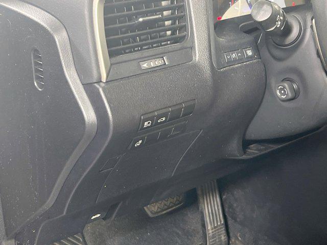 Photo of 2022 Atomic Silver Lexus RX 350