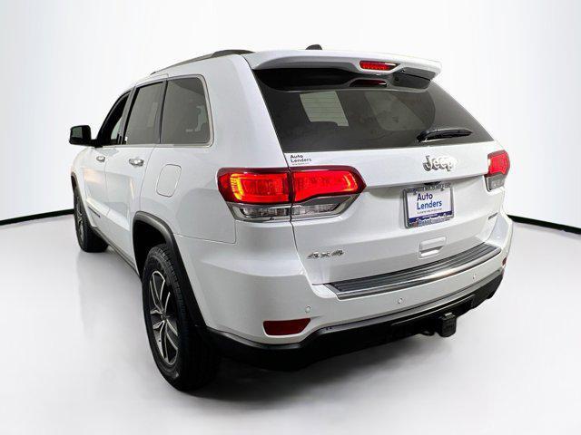 Photo of 2022 Bright White Clearcoat Jeep Grand Cherokee