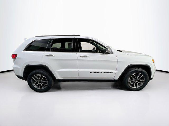 Photo of 2022 Bright White Clearcoat Jeep Grand Cherokee