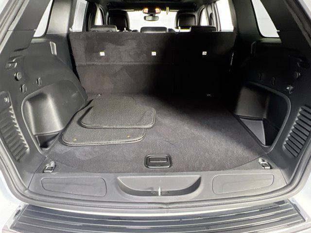 Photo of 2022 Bright White Clearcoat Jeep Grand Cherokee