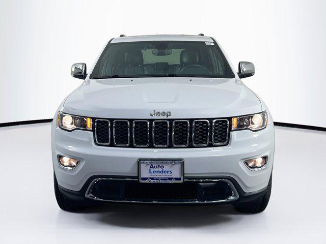 Photo of 2022 Bright White Clearcoat Jeep Grand Cherokee
