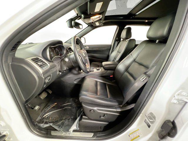 Photo of 2022 Bright White Clearcoat Jeep Grand Cherokee