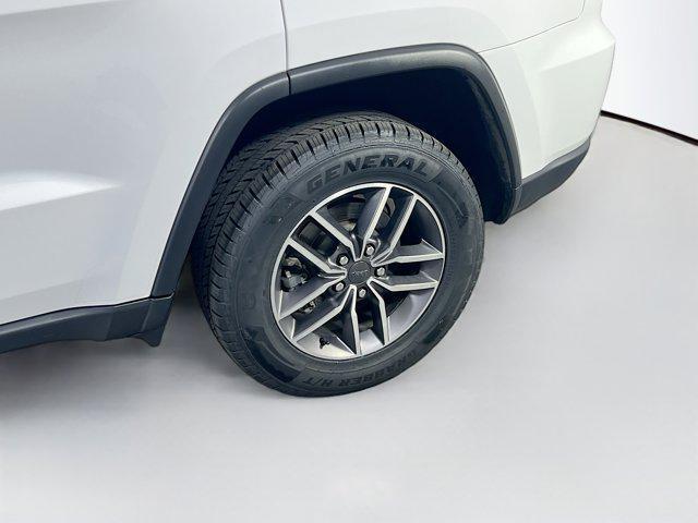 Photo of 2022 Bright White Clearcoat Jeep Grand Cherokee