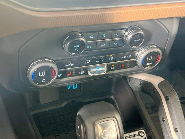 Photo of 2024 Carbonized Gray Metallic Ford Bronco