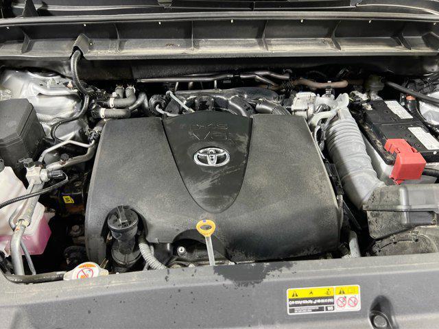 Photo of 2022 Celestial Silver Metallic Toyota Highlander
