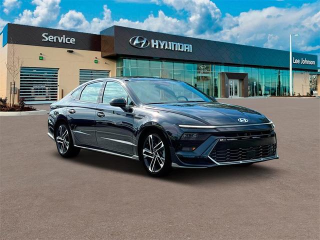 Photo of 2025 Carbon Blue Hyundai SONATA