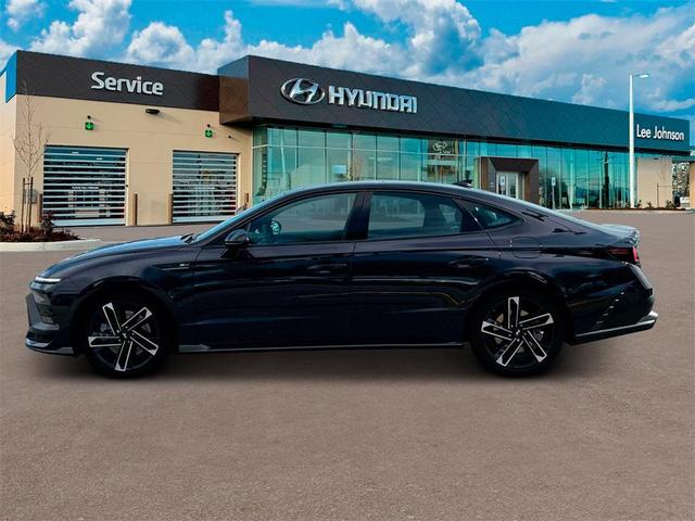 Photo of 2025 Carbon Blue Hyundai SONATA
