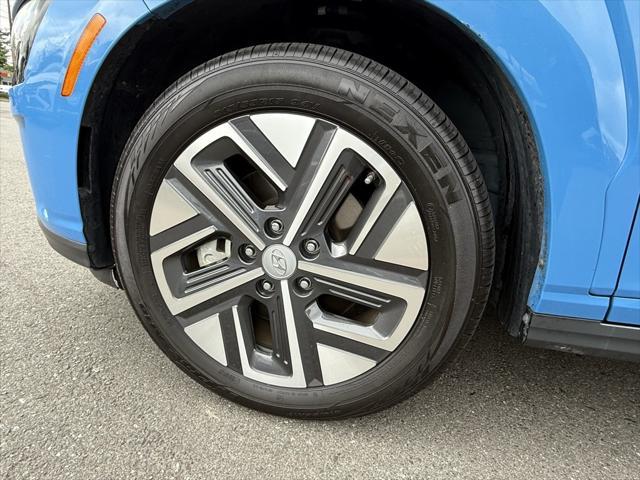 Photo of 2022 Blue Wave w/Black Rook Hyundai KONA EV