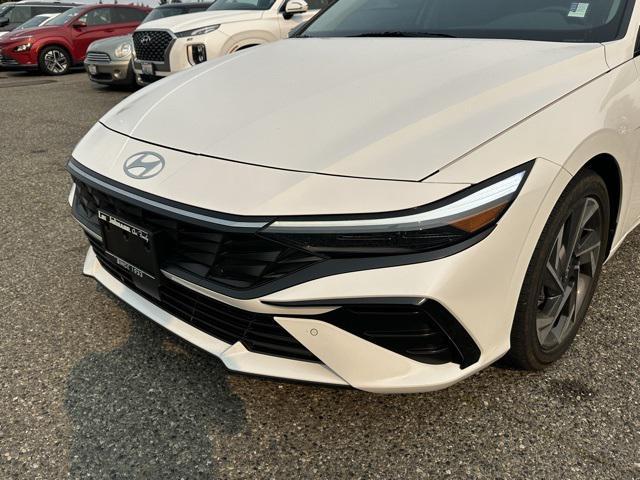 Photo of 2024 Serenity White Hyundai ELANTRA