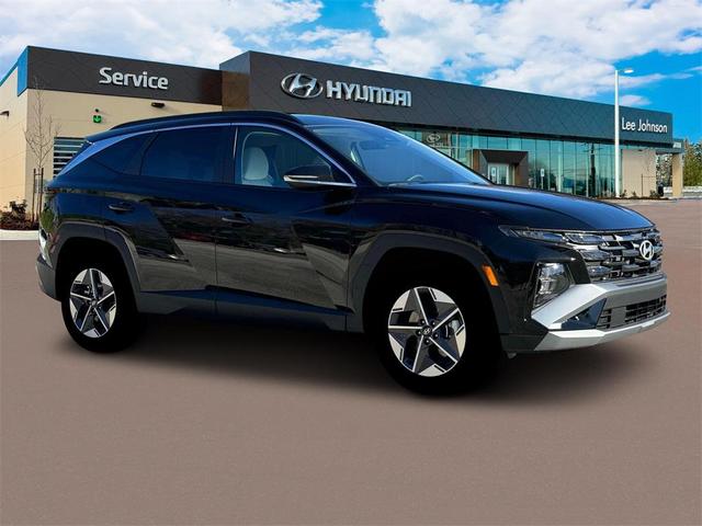 Photo of 2025 Phantom Black Hyundai TUCSON