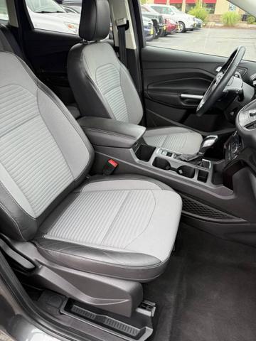 Photo of 2019 Gray Ford Escape