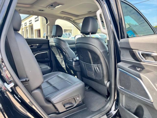 Photo of 2020 Black Kia Telluride