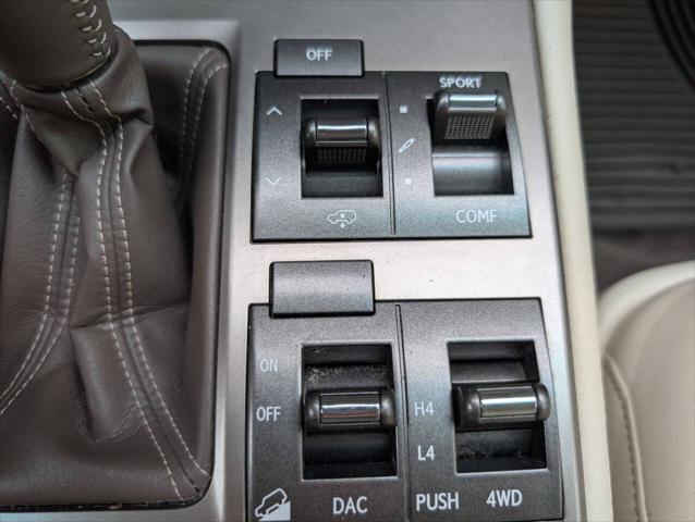 Photo of 2011 White Lexus GX 460