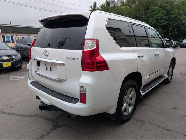 Photo of 2011 White Lexus GX 460