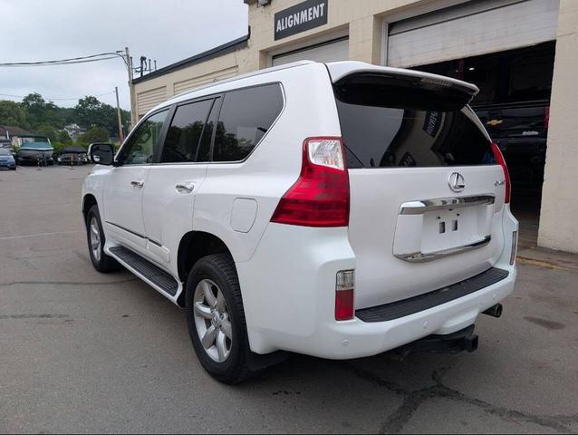 Photo of 2011 White Lexus GX 460