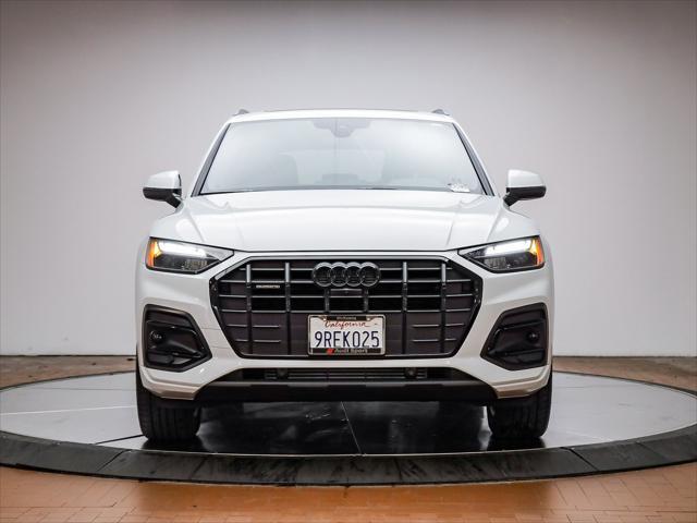 Photo of 2024 Glacier White Audi Q5