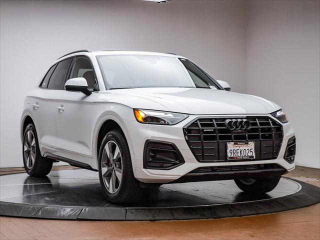 Photo of 2024 Glacier White Audi Q5