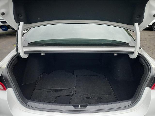 Photo of 2023 Glacial White Pearl Kia K5