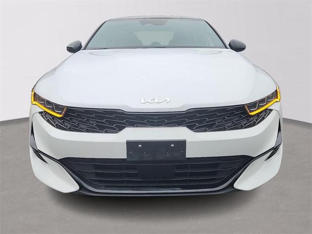 Photo of 2023 Glacial White Pearl Kia K5