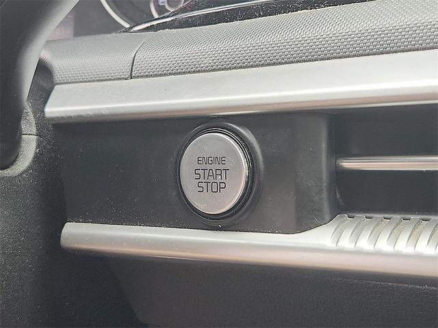 Photo of 2023 Glacial White Pearl Kia K5