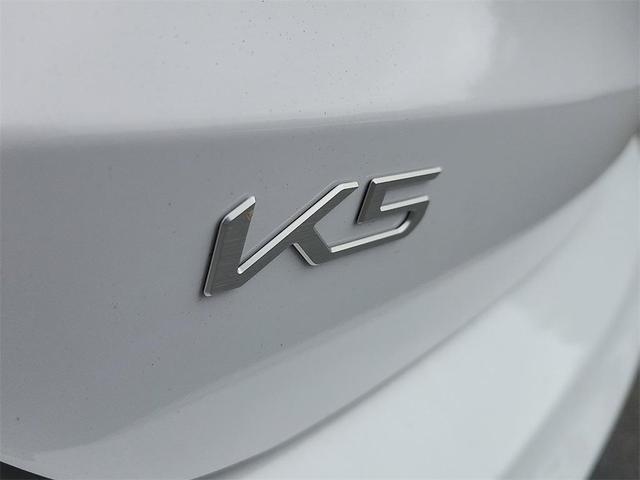 Photo of 2023 Glacial White Pearl Kia K5