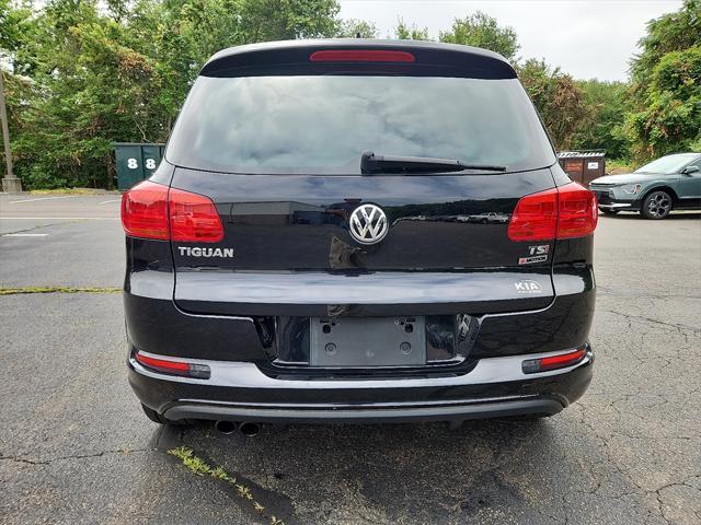 Photo of 2017 Deep Black Volkswagen Tiguan