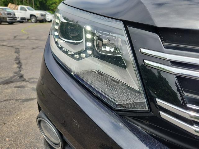 Photo of 2017 Deep Black Volkswagen Tiguan