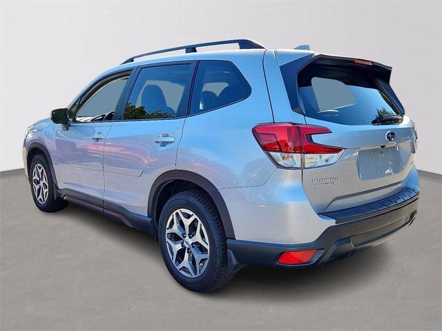Photo of 2019 Ice Silver Metallic Subaru Forester