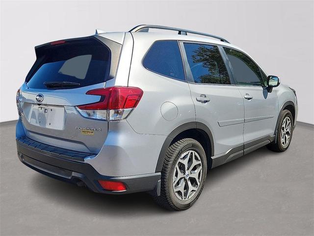Photo of 2019 Ice Silver Metallic Subaru Forester