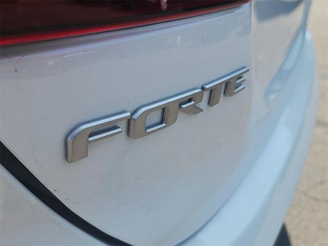 Photo of 2023 Snow White Pearl Kia Forte